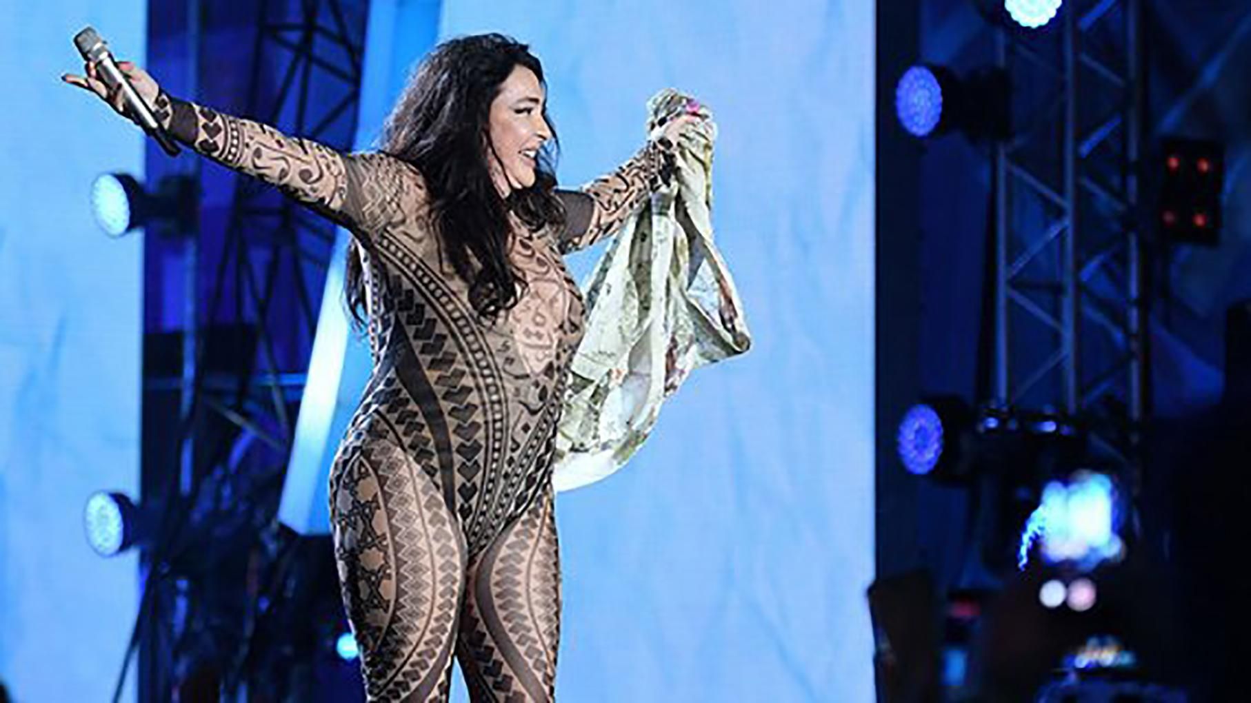 "Моя донька тут вчитися не буде": Лоліта перевозить свою доньку в Росію "Моя донька тут вчитися не буде": Лоліта перевозить свою доньку в Росію