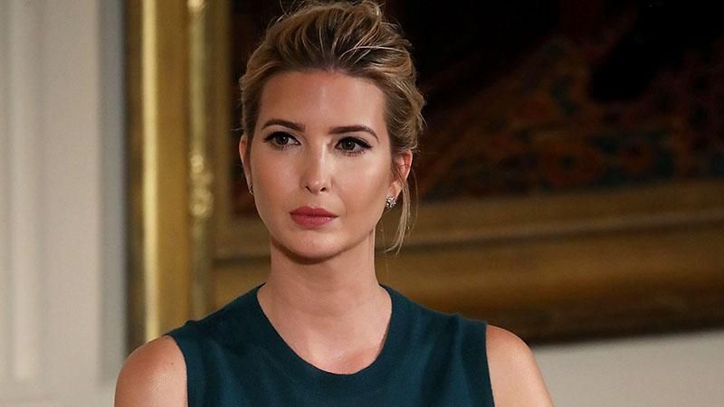 Іванка Трамп засвітила пояс за майже 1,5 тисячі доларів: фото Іванка Трамп засвітила пояс за майже 1,5 тисячі доларів: фото