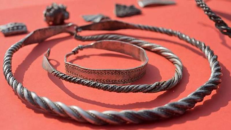 В Германии нашли сокровища викингов, которым около тысячи лет: удивительные фото В Германии нашли сокровища викингов, которым около тысячи лет: удивительные фото