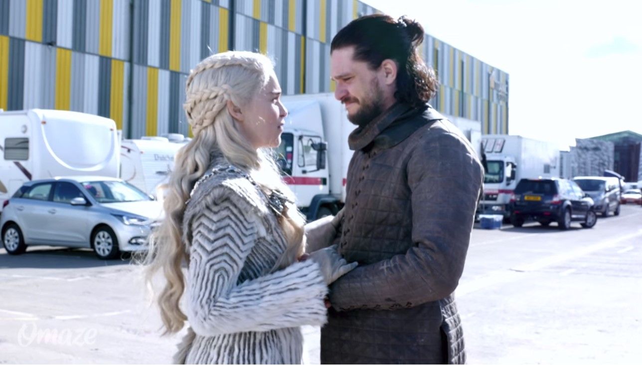 Эмилия Кларк показала первое видео со съемок "Игры престолов" 8 сезона: видео Эмилия Кларк показала первое видео со съемок "Игры престолов" 8 сезона: видео