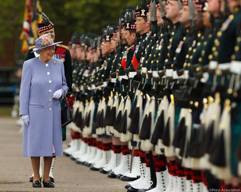 Королева Єлизавета ІІ відсвяткувала 92 день народження: яскраві фото зі святкового концерту