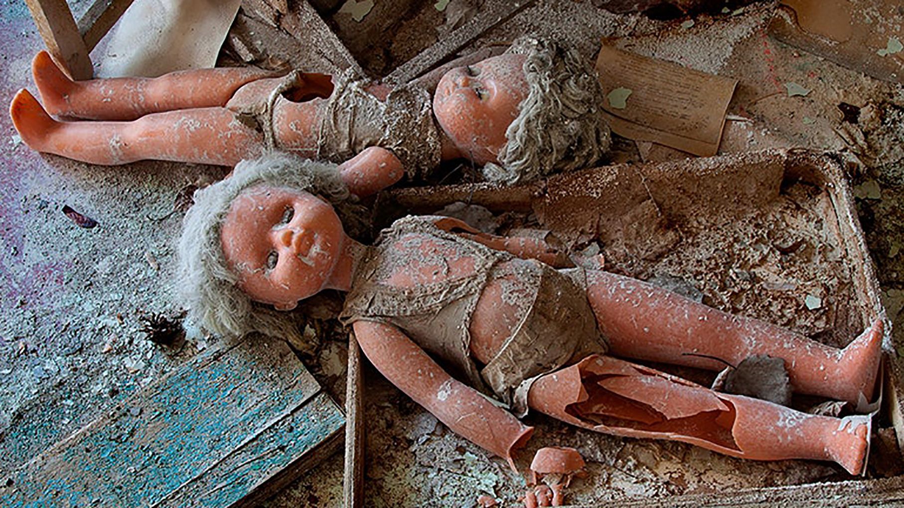 Ляльки, які залишилися в Чорнобилі: фотопроект