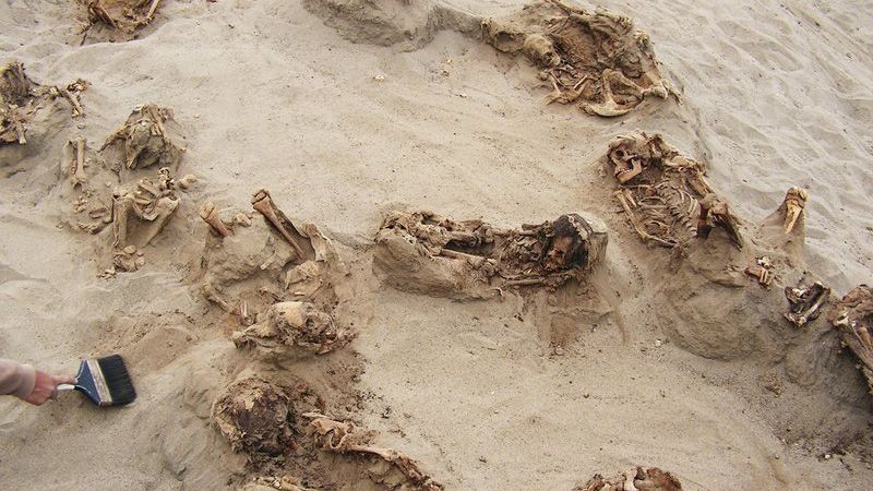 Археологи обнаружили захоронение с останками 140 принесенных в жертву детей