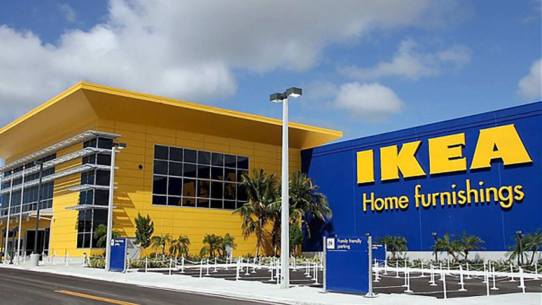 Вперше за історію існування IKEA випустила колекцію одягу