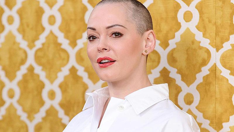 Актриса Роуз Макгоуэн выложила обнаженное фото в ванной