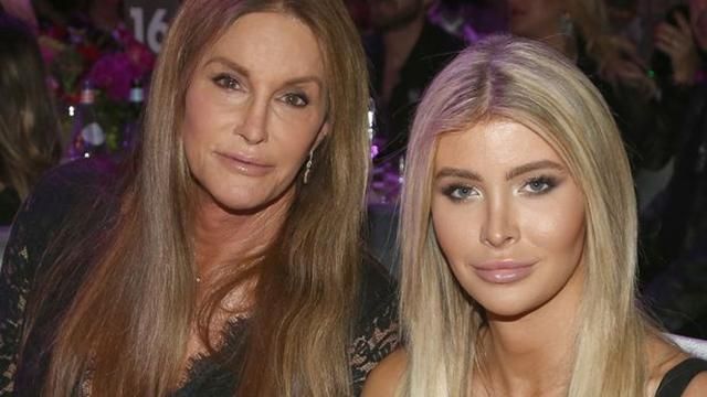 Отчим Кардашян Кэйтлин Дженнер, который сменил пол, женится на 21-летней модели, – СМИ Отчим Кардашян Кэйтлин Дженнер, который сменил пол, женится на 21-летней модели, – СМИ