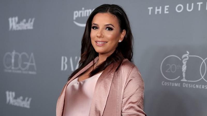 Беременная Ева Лонгория мило станцевала перед камерой: видео Беременная Ева Лонгория мило станцевала перед камерой: видео