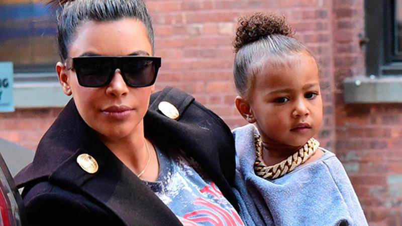 Ким Кардашян сравнила фото дочери со своим архивным снимком: невероятная схожесть