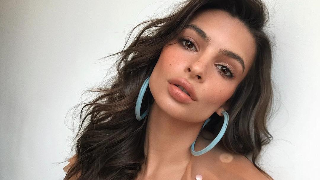 Эмили Ратаковски кардинально сменила имидж, готовясь к Met Gala: фотофакт