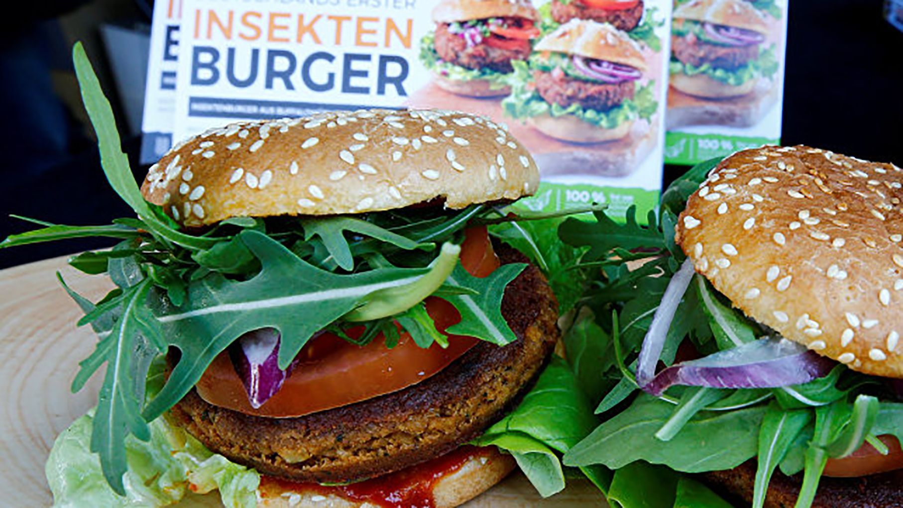 В Германии продают бургеры из червей: видео В Германии продают бургеры из червей: видео