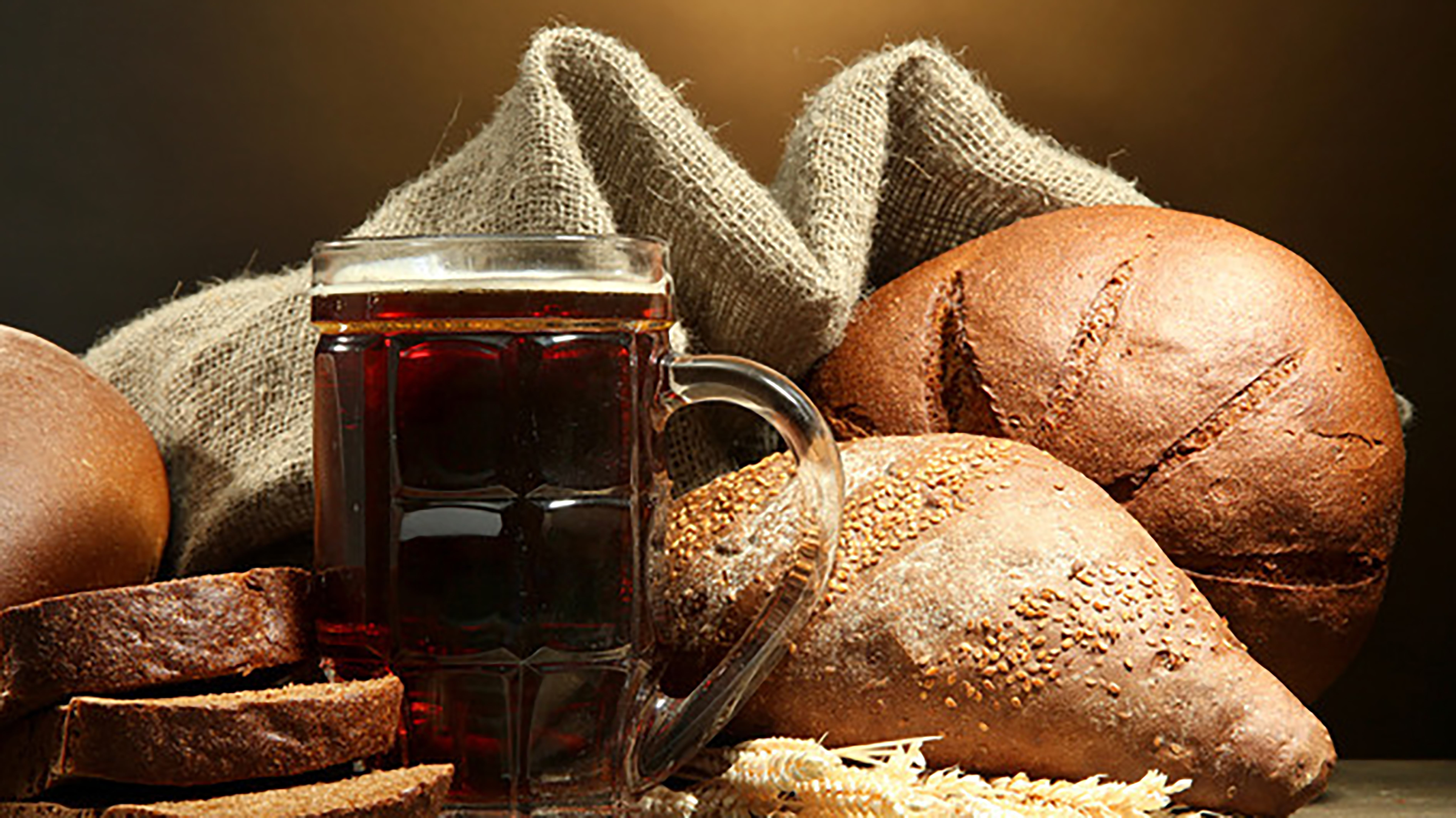 Простой рецепт домашнего кваса из хлеба