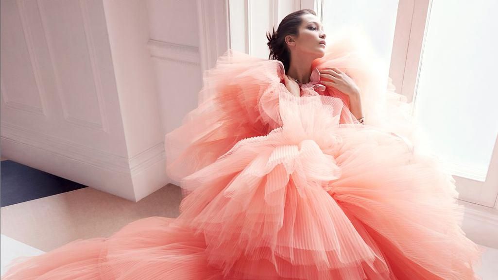 Про фанатів, соціальні мережі та нелюбов до вечірок: Белла Хадід дала відверте інтерв'ю Про фанатів, соціальні мережі та нелюбов до вечірок: Белла Хадід дала відверте інтерв'ю