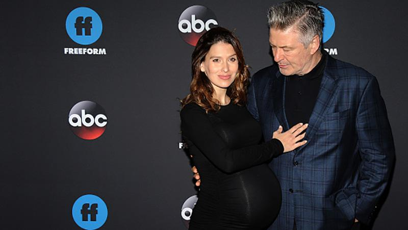 60-летний актер Алек Болдуин пятый раз стал отцом: фотофакт