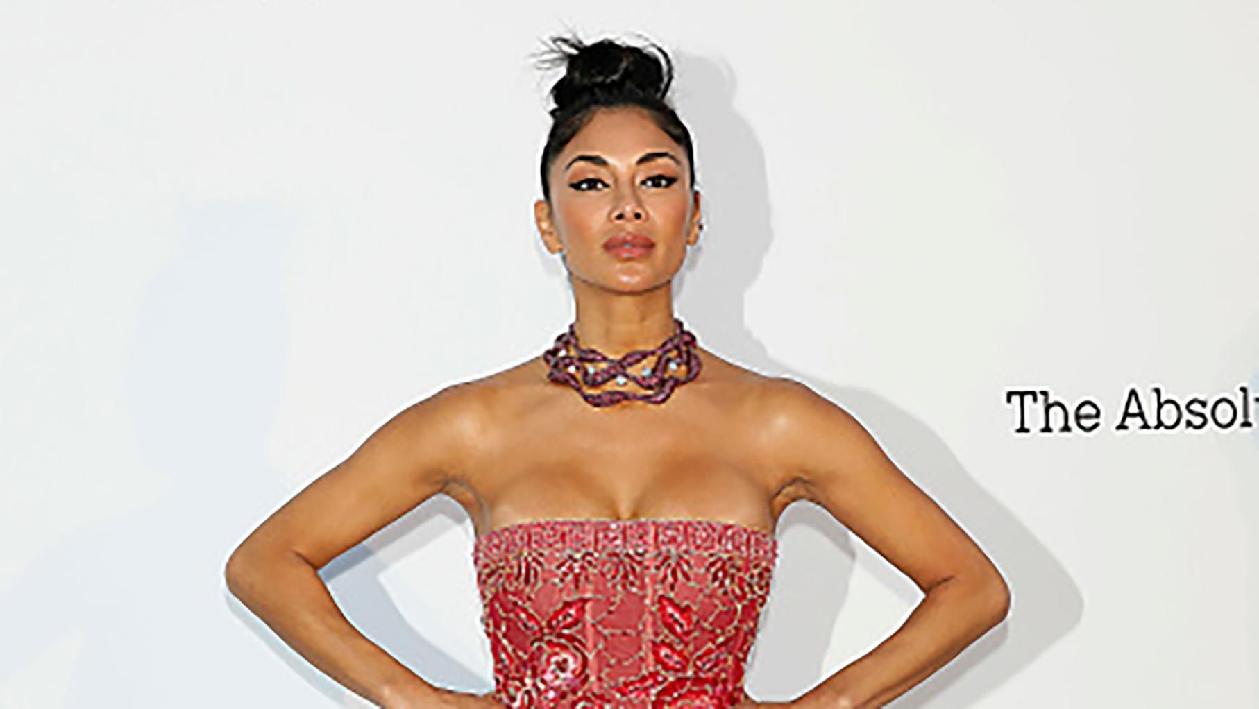 Супермодели продемонстрировали изысканные платья на благотворительном балу в Каннах: яркие фото Супермодели продемонстрировали изысканные платья на благотворительном балу в Каннах: яркие фото