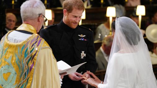 Принц Гарри и Меган Маркл обменялись кольцами: трогательные фото и видео