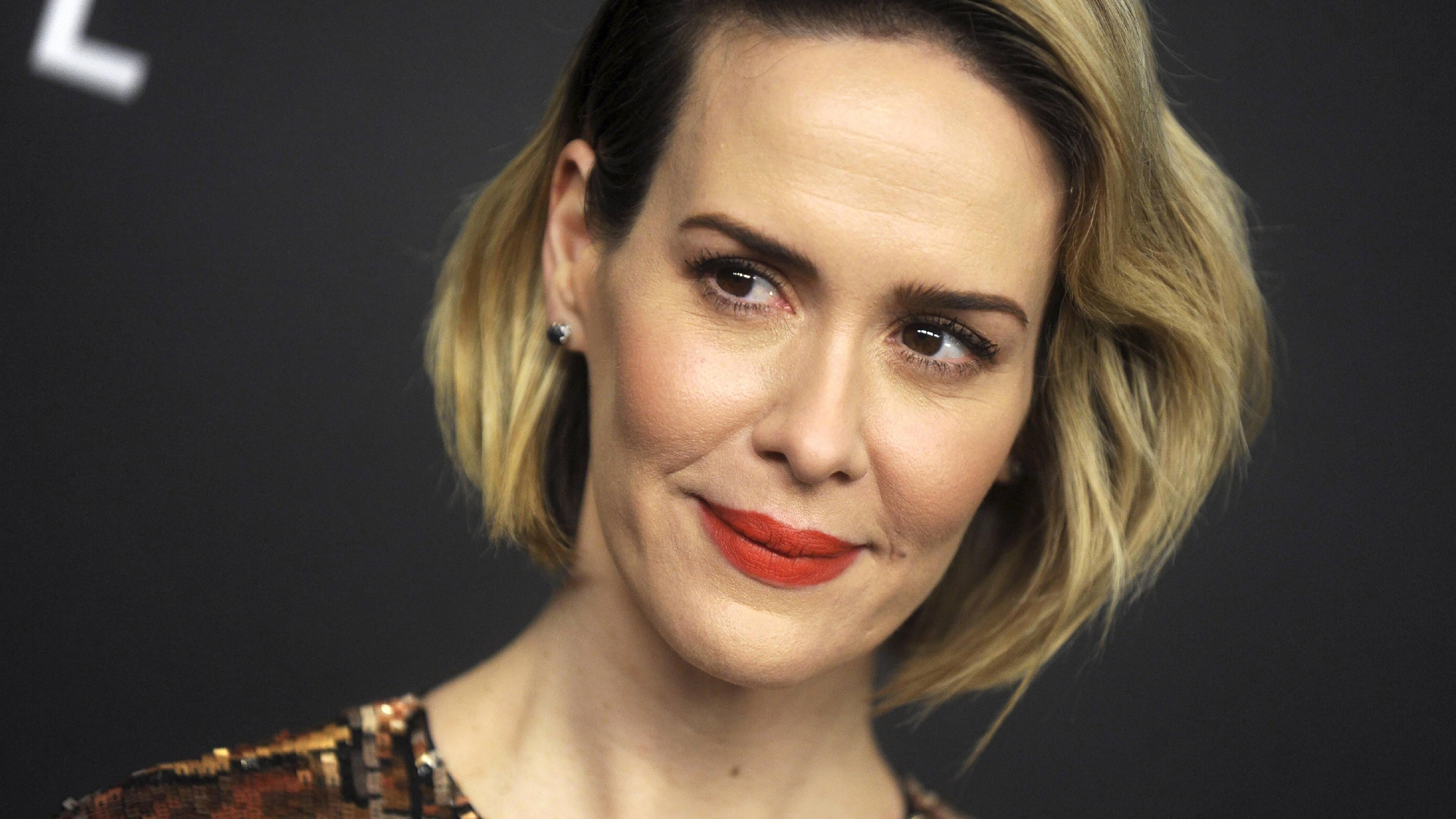 Обладательница "Золотого глобуса" Сара Полсон прокомментировала свой лесбийский роман Обладательница "Золотого глобуса" Сара Полсон прокомментировала свой лесбийский роман