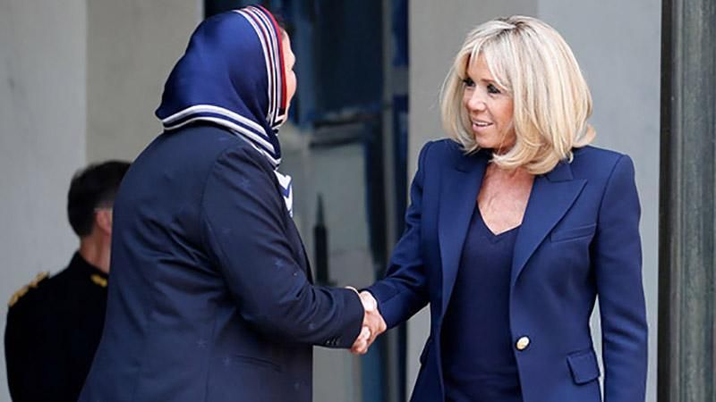 Бриджит Макрон засветила стильный наряд на официальной встрече: фото Бриджит Макрон засветила стильный наряд на официальной встрече: фото