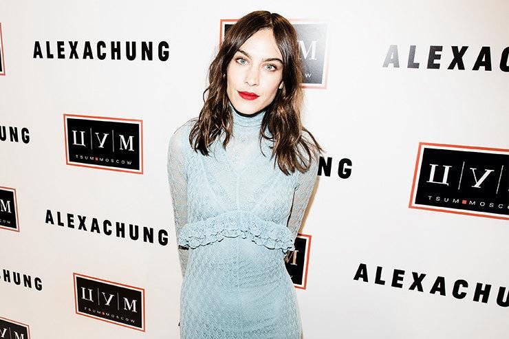 Секреты успеха: известная модель Алекса Чанг подрабатывала бариста и выгуливала собак в детстве Секреты успеха: известная модель Алекса Чанг подрабатывала бариста и выгуливала собак в детстве