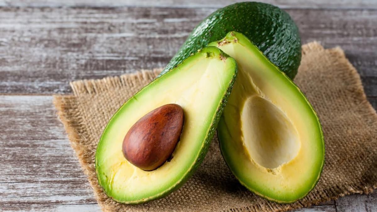 Авокадо - як вибрати, як чистити та їсти: рецепти з авокадо