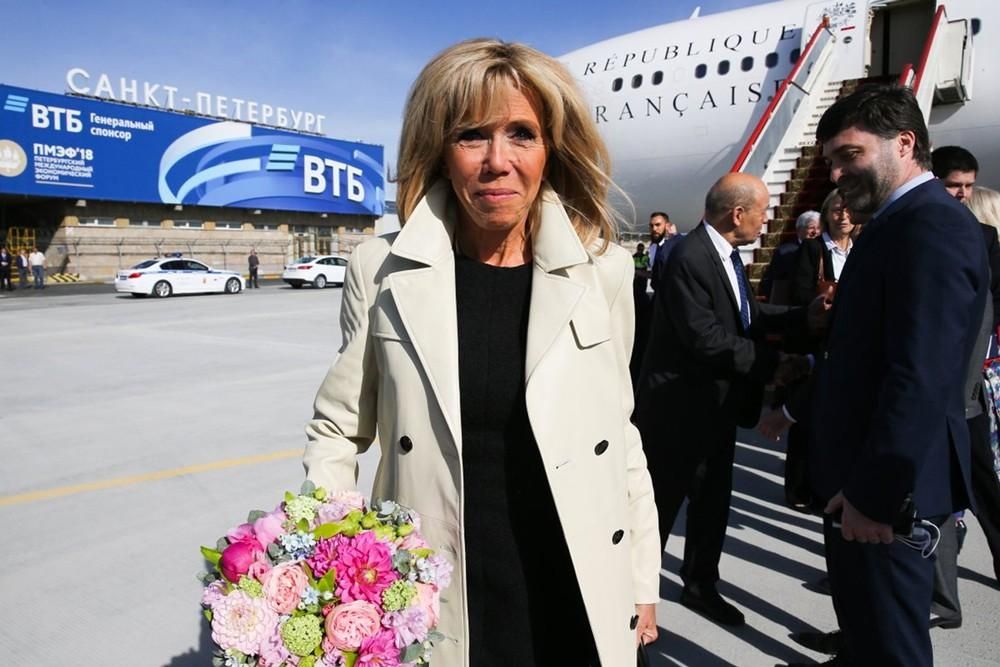 Бріжит Макрон станцювала у цирковому шоу з безпритульними дітьми в Санкт-Петербурзі: відео Бріжит Макрон станцювала у цирковому шоу з безпритульними дітьми в Санкт-Петербурзі: відео