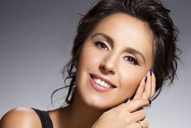 Уход за собой от Джамалы: какой косметикой пользовалась певица во время беременности: фото