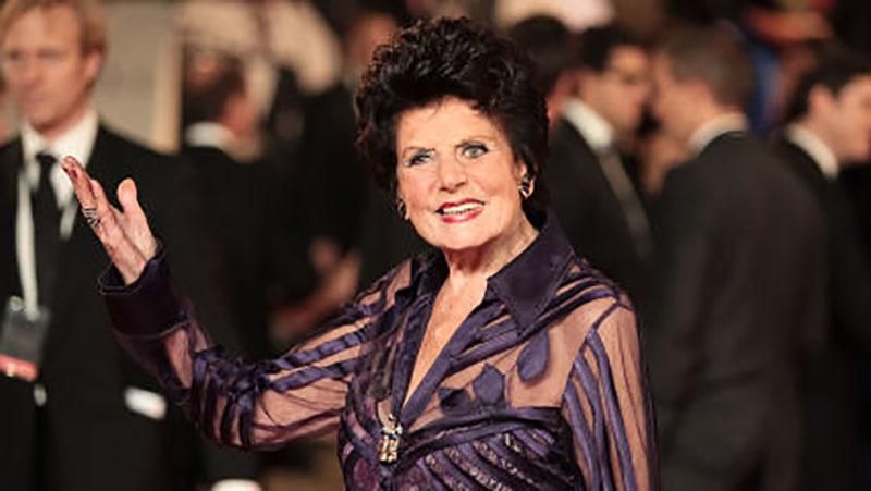 Померла Юніс Гейсон – перша дівчина Джеймса Бонда Померла Юніс Гейсон – перша дівчина Джеймса Бонда