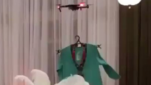 Шоу с привидениями: в Саудовской Аравии прошел показ Dolce & Gabbana с дронами вместо моделей