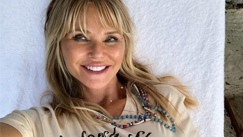 64-летняя модель Кристи Бринкли похвасталась фигурой в купальнике: фото 64-летняя модель Кристи Бринкли похвасталась фигурой в купальнике: фото