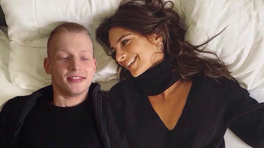 Росіянин кумедно редагує фото Емілі Ратажковскі, додаючи себе: курйозна підбірка Росіянин кумедно редагує фото Емілі Ратажковскі, додаючи себе: курйозна підбірка