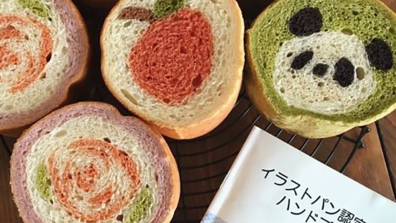 Выпечка с "сюрпризом": японка создает хлеб с удивительными рисунками