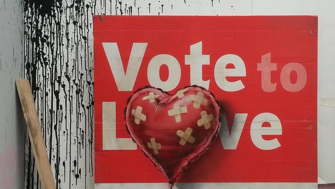 Вуличний художник Бенксі зробив експеримент, в якому відхилили його роботу Вуличний художник Бенксі зробив експеримент, в якому відхилили його роботу