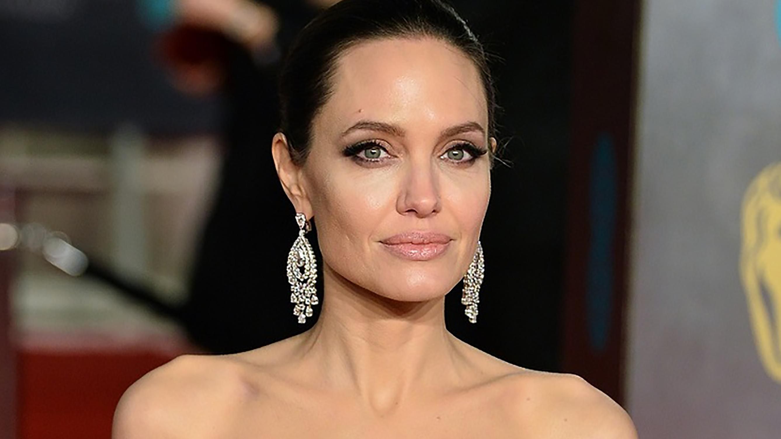 Анджелина Джоли возмутилась поведением прессы относительно ситуации с разводом