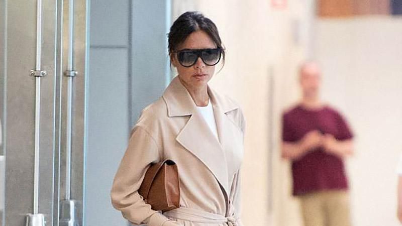 Вікторія Бекхем засвітила стильний одяг в аеропорту Нью-Йорка: фото Вікторія Бекхем засвітила стильний одяг в аеропорту Нью-Йорка: фото