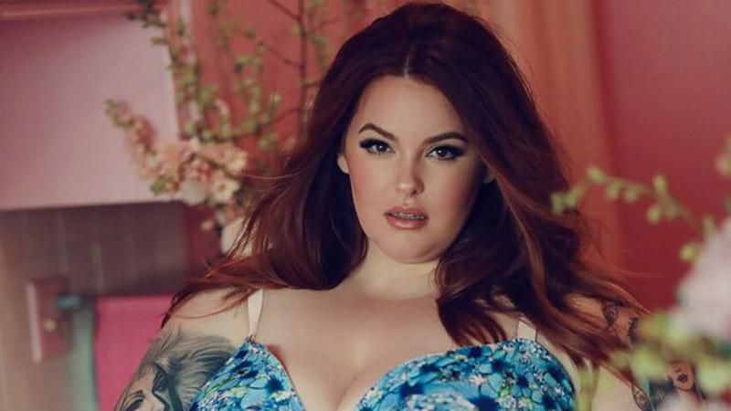 Пишнотіла модель Тесс Холлідей здивувала незвичним кольором волосся: фото Пишнотіла модель Тесс Холлідей здивувала незвичним кольором волосся: фото