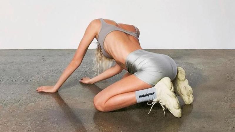 Скандальний кампейн Каньє Веста звинуватили у плагіаті Скандальний кампейн Каньє Веста звинуватили у плагіаті