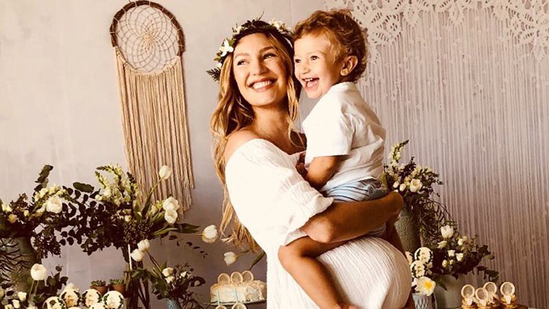 Модель Кэндис Сванепул родила второго ребенка: фото