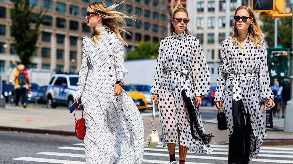 Сукні в горох: 10 стильних ідей, як носити наймодніший принт літа Сукні в горох: 10 стильних ідей, як носити наймодніший принт літа