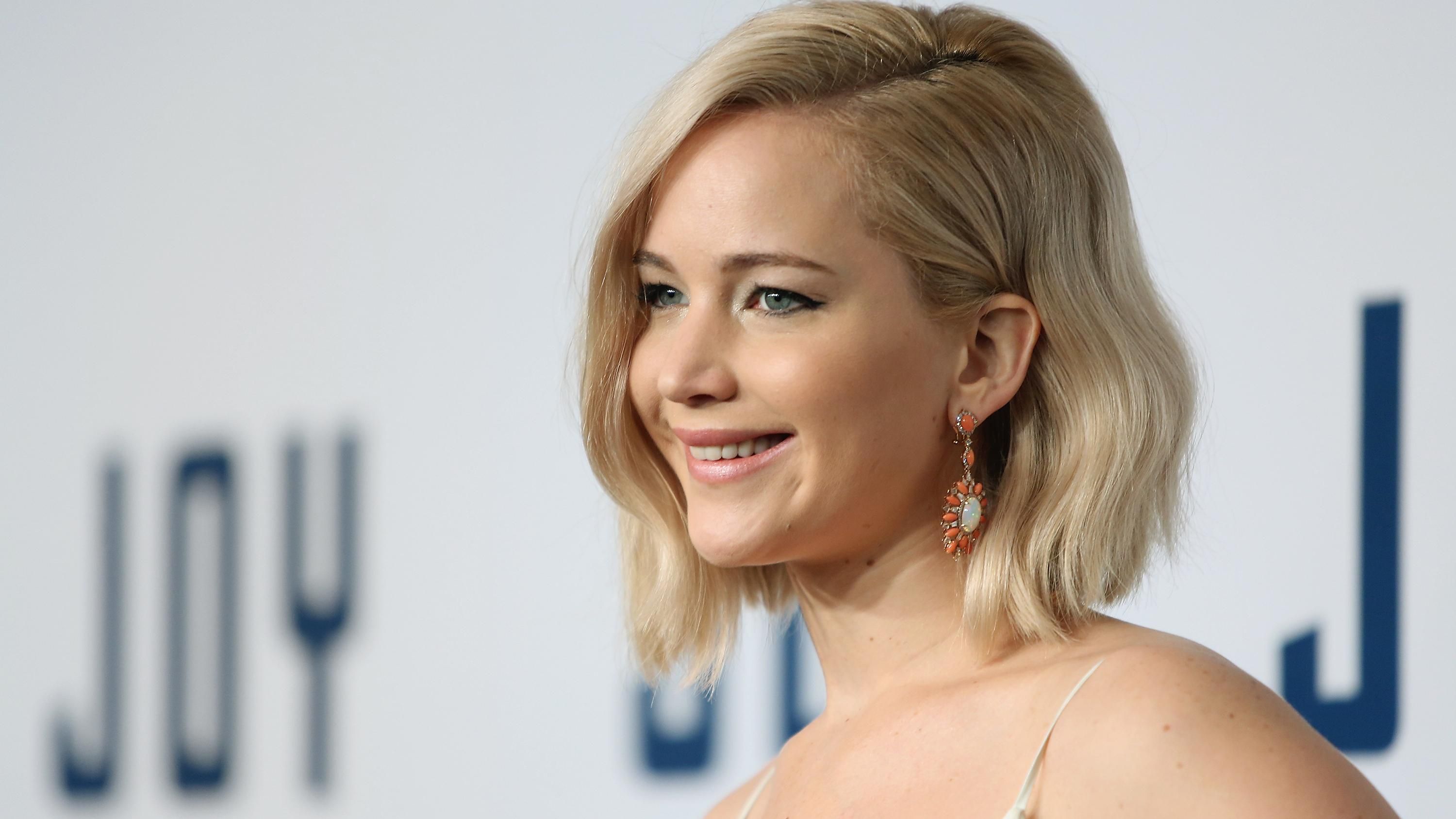 Дженніфер Лоуренс стала обличчям нового аромату Dior: перше фото Дженніфер Лоуренс стала обличчям нового аромату Dior: перше фото