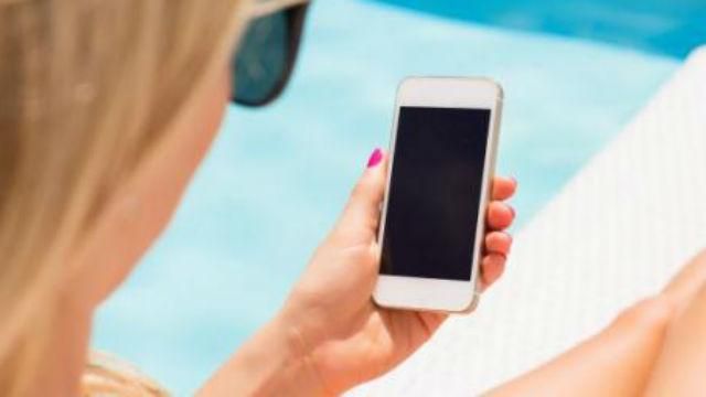 Чому в сонцезахисних окулярах екран смартфону може почорніти: пояснення