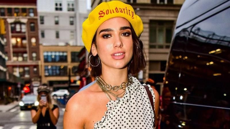 Дуа Липа вышла на публику в провокационном платье от украинского бренда: фото Дуа Липа вышла на публику в провокационном платье от украинского бренда: фото