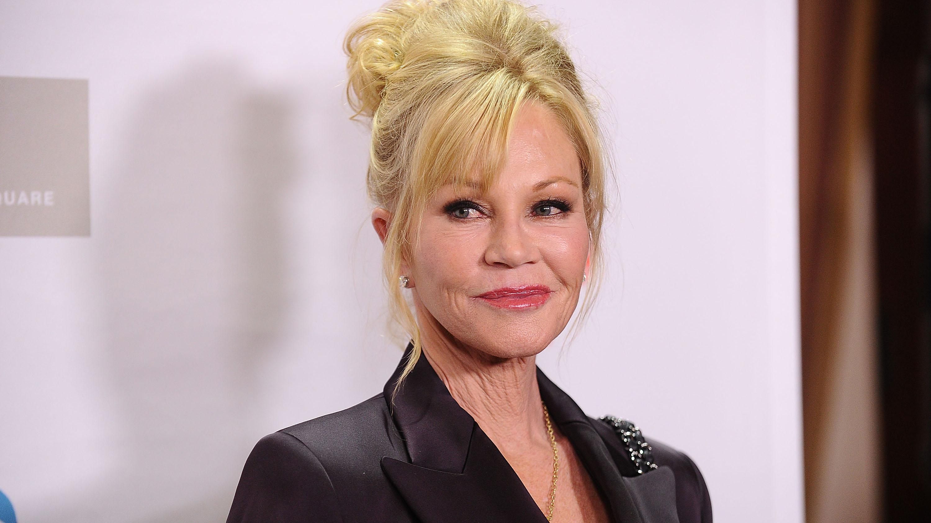 60-летняя Мелани Гриффит показала великолепные формы в купальнике: фото 60-летняя Мелани Гриффит показала великолепные формы в купальнике: фото