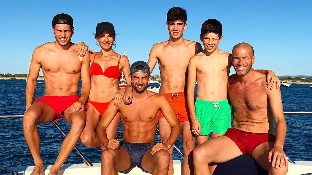 Сын легенды футбола Зинедина Зидана показал фото с отдыха с семьей