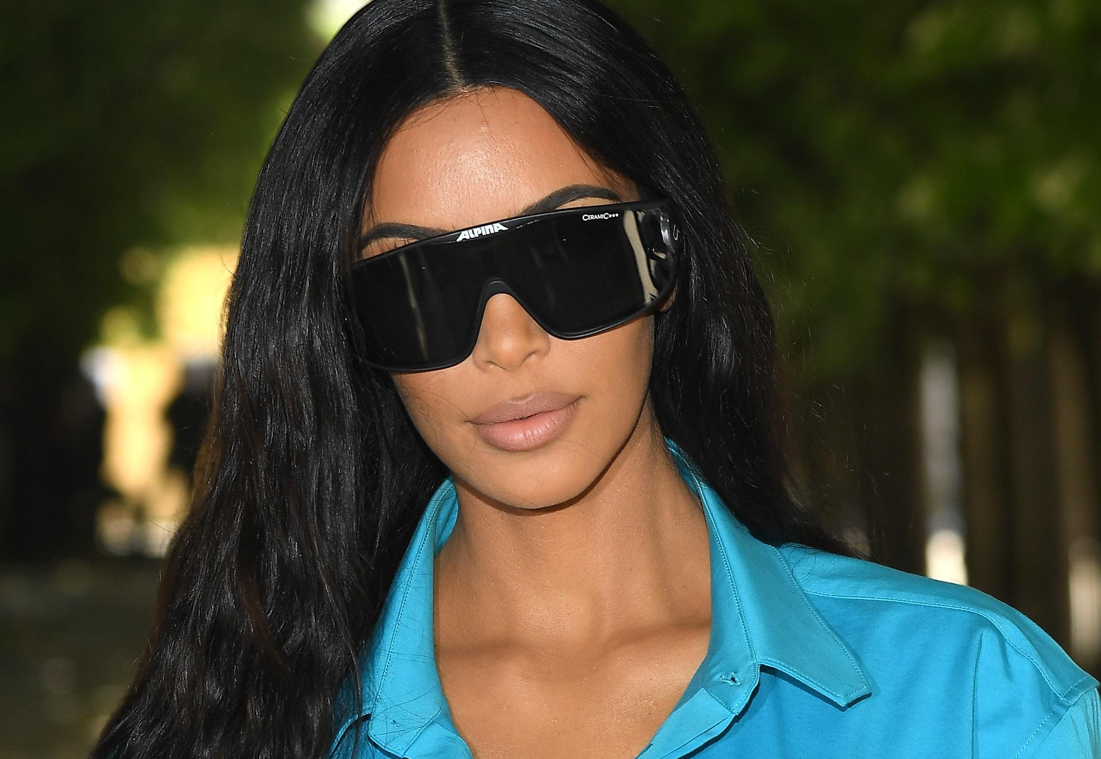 Ким Кардашян впервые посетила Париж после жуткого ограбления