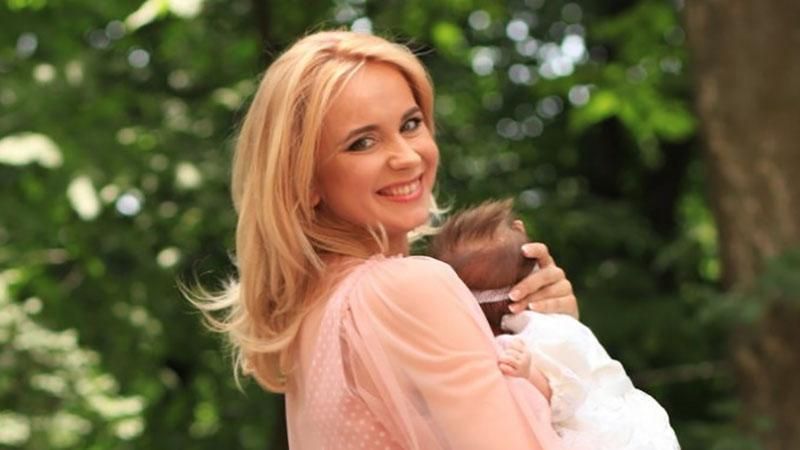Телеведущая Лилия Ребрик очаровала милым танцем с новорожденным ребенком: видео