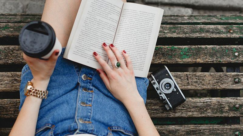 Топ-5 книг, которые Маша Ефросинина советует прочитать летом