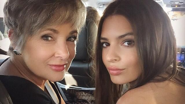 Эмили Ратаковски поздравила маму с праздником трогательными архивными снимками Эмили Ратаковски поздравила маму с праздником трогательными архивными снимками