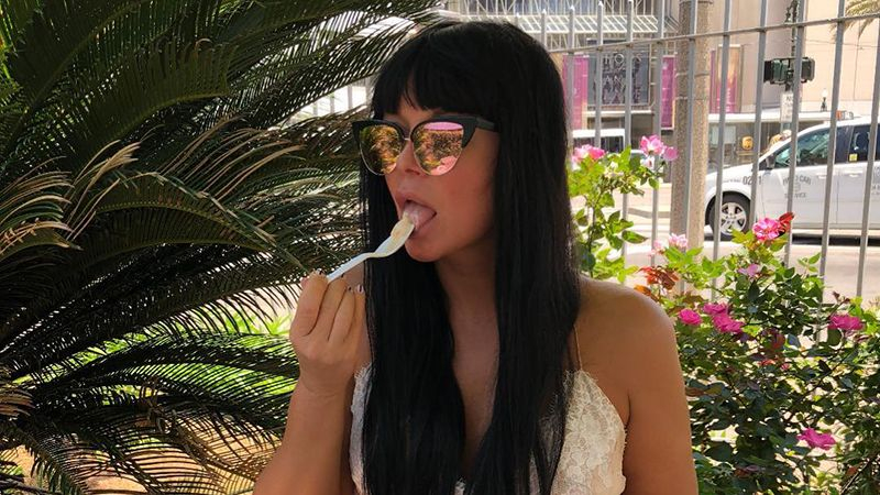 Певица Ассия Ахат похвасталась фигурой в купальнике: фото