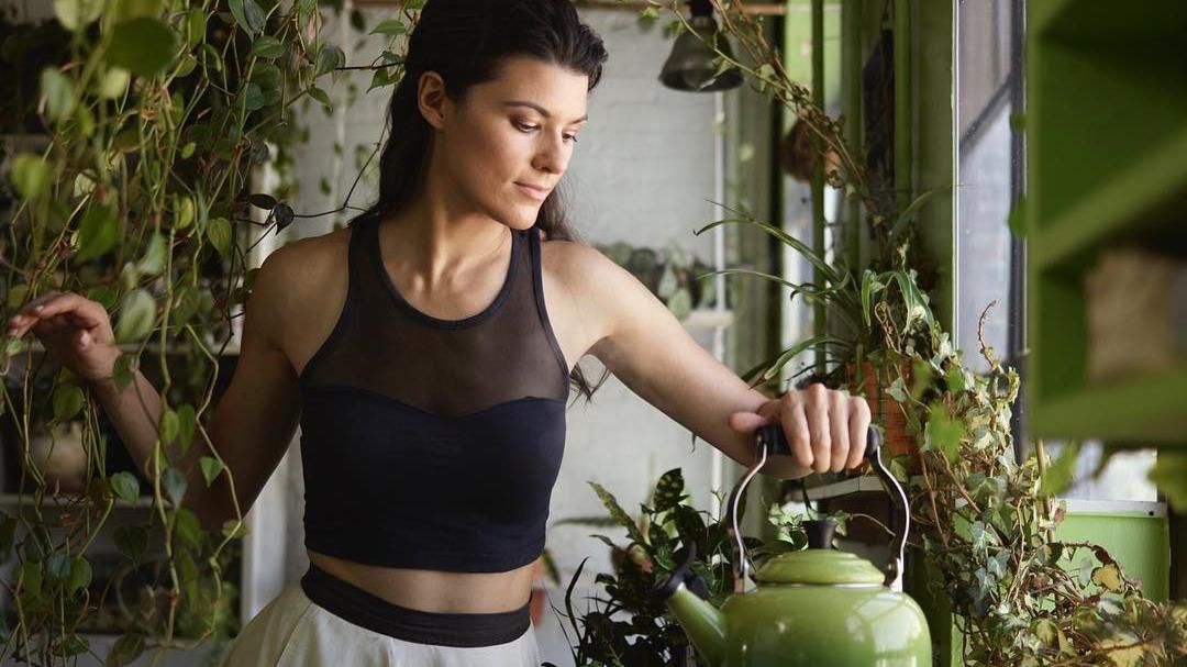 Модель з Нью-Йорка вирощує понад півтисячі рослин у квартирі: вражаючі фото Модель з Нью-Йорка вирощує понад півтисячі рослин у квартирі: вражаючі фото