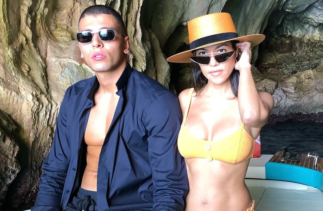 39-летняя Кортни Кардашян показала аппетитные формы в бикини: фото 39-летняя Кортни Кардашян показала аппетитные формы в бикини: фото