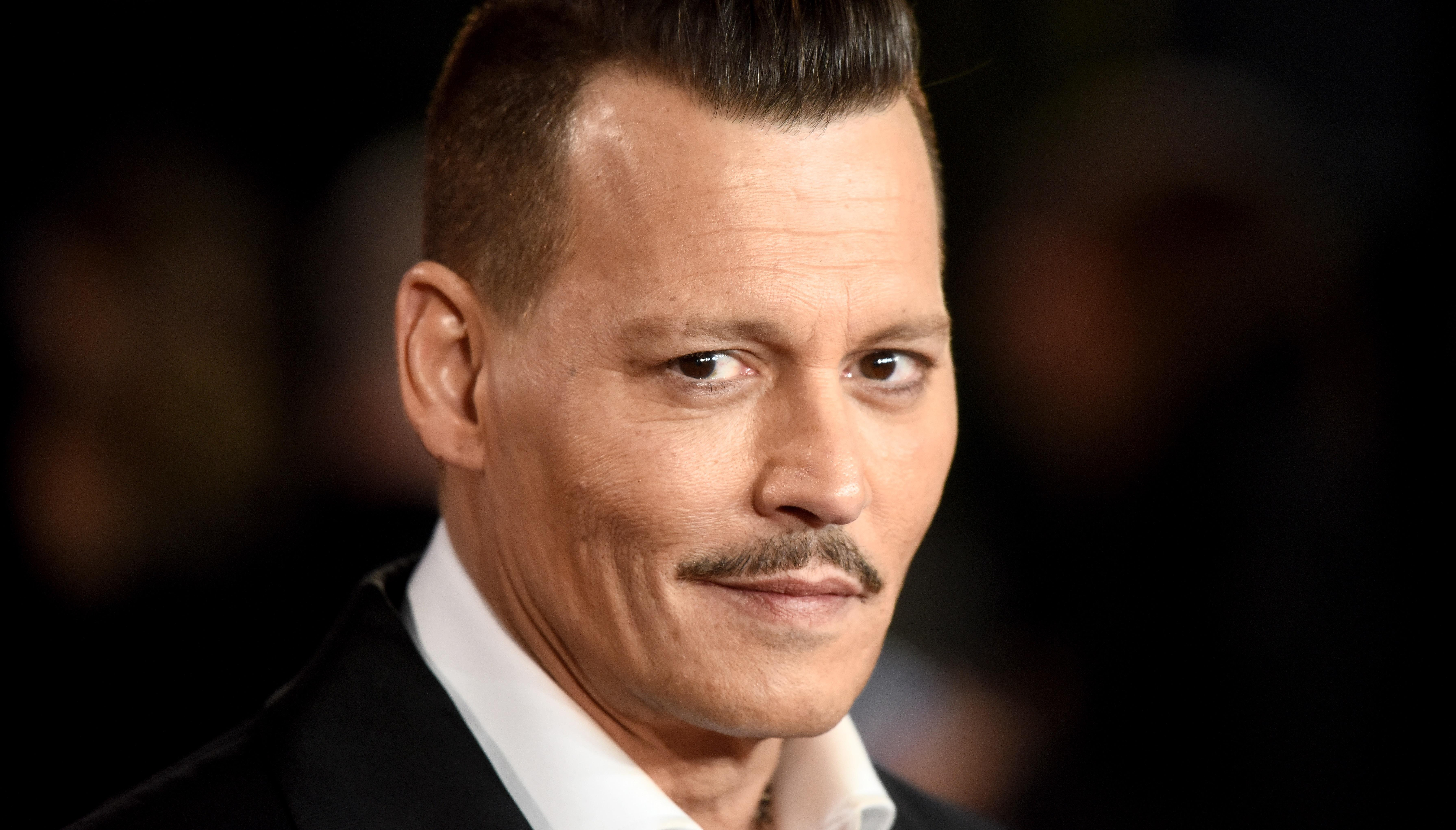 Джонни Депп завершил финансовый конфликт со своим менеджером из-за 25 миллионов долларов